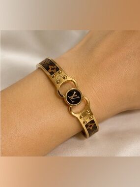 ✨Designer Inspired Monogram Style Gold Tone Hinged Bangle Bracelet✨